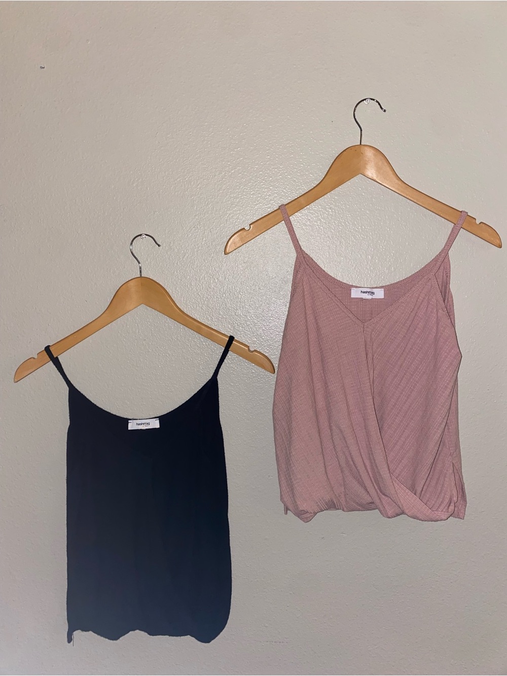 Hashttag Twist Front Crop Tank Bundle – XS